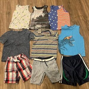 Bundle of 6 shirts and 3 shorts boy size 4/5